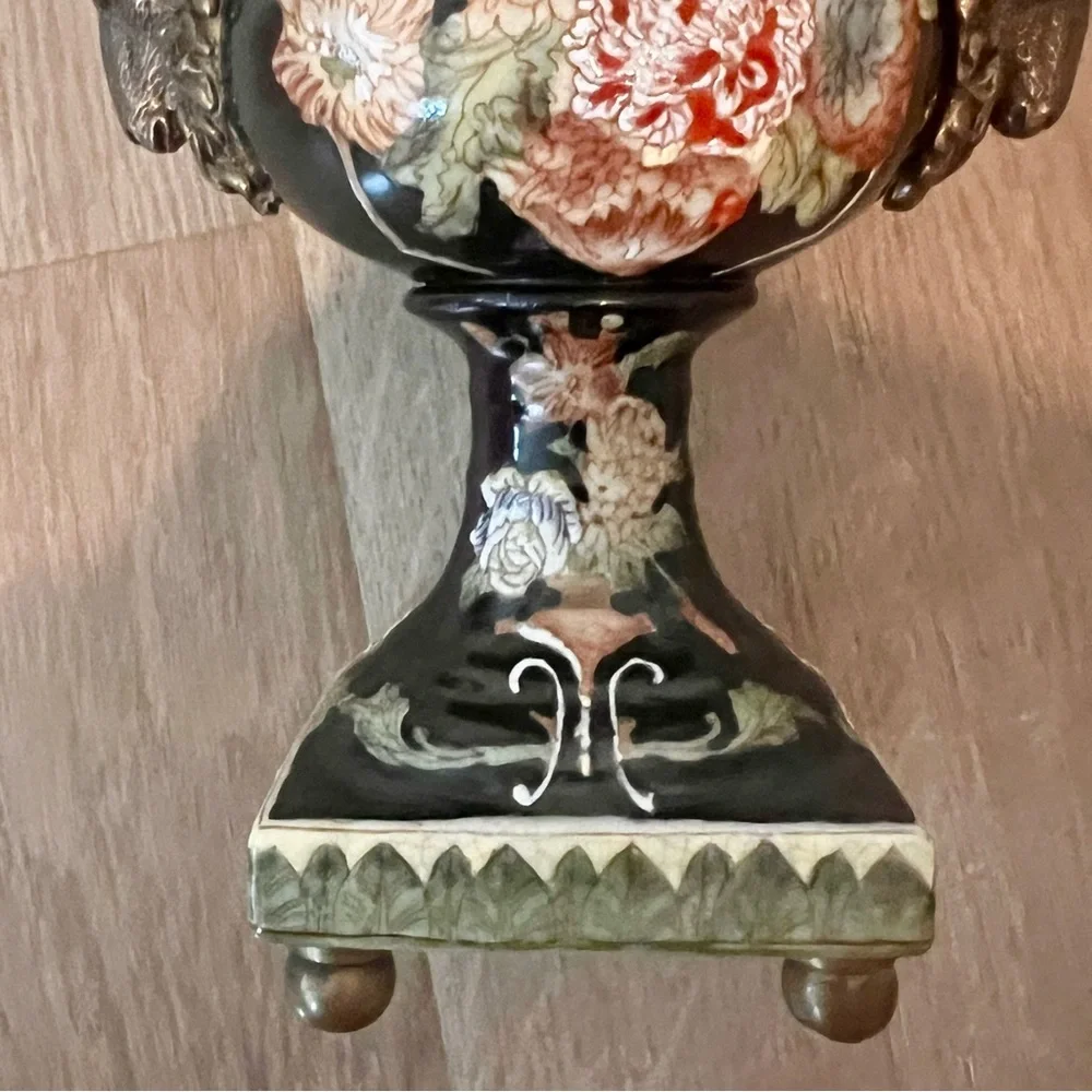 华容堂 Antique Chinese‎ Porcelain Hand Painted Black Vase Peony & Brass Goat Heads
